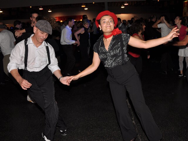 min 2008 11 08 fous swing 195